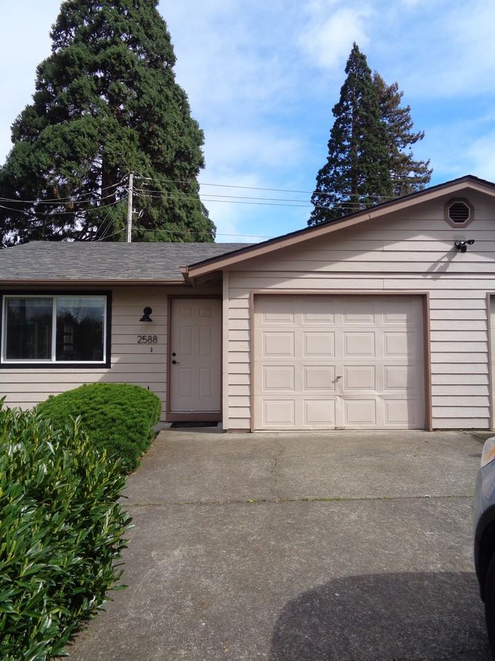 2588 Wintergreen Ave Nw 1, Salem, OR 97304 2 Bedroom House for 1,895