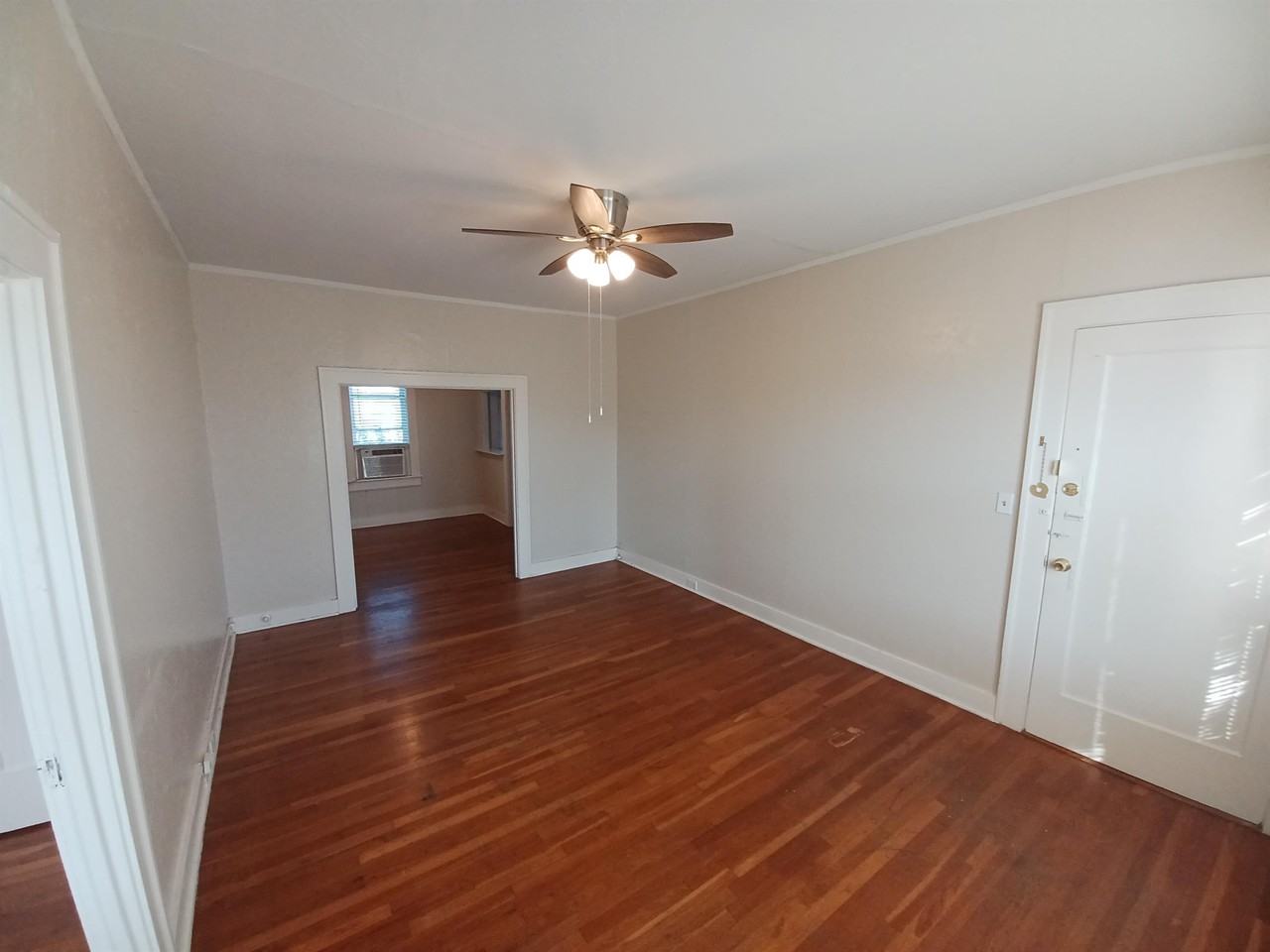 Magnolia Arms Apartments 127 W Magnolia Ave, San Antonio, TX 78212