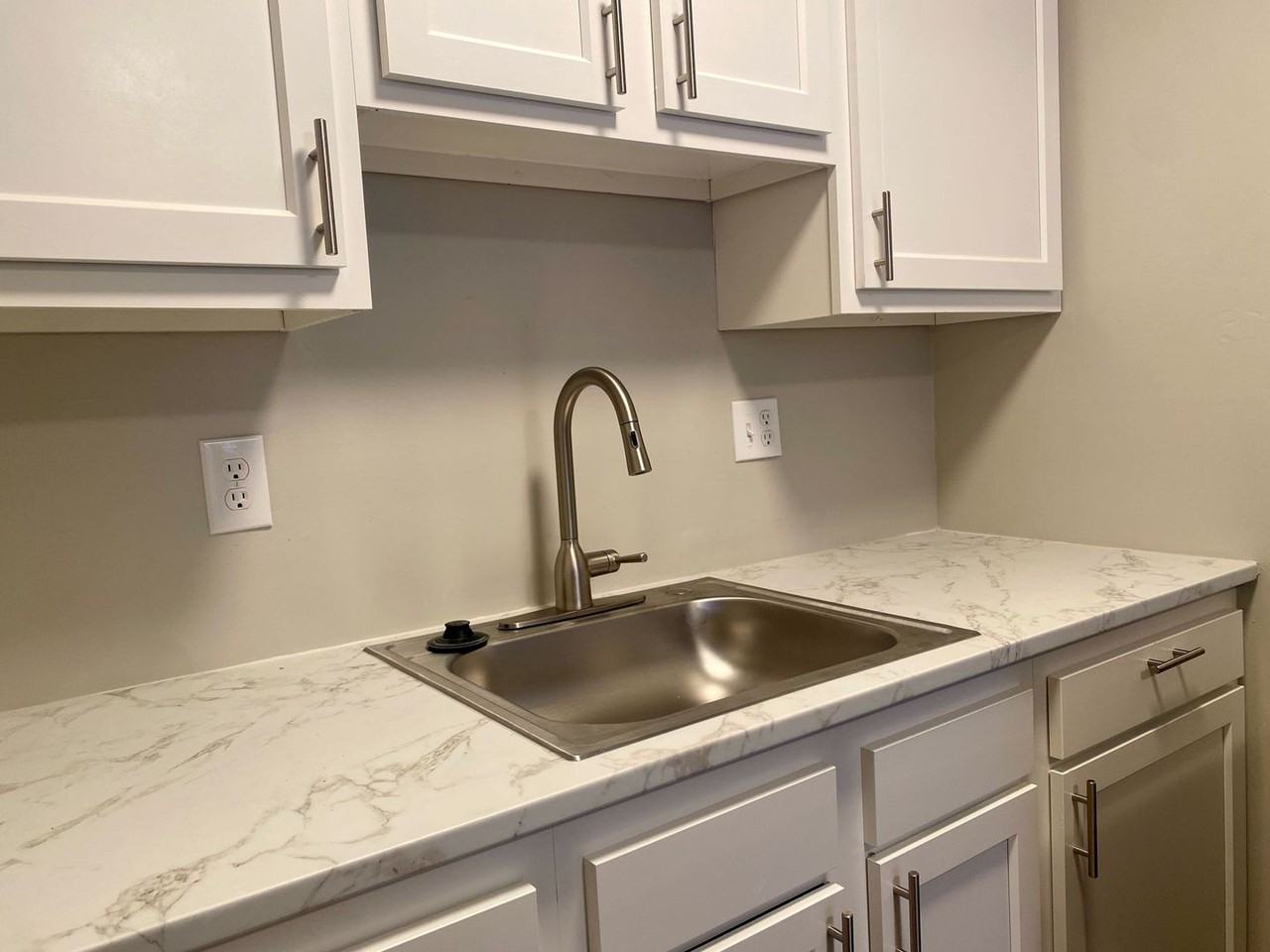 Modern Luxury in the Heart of Mt Washington Apartments 2229 Salvador