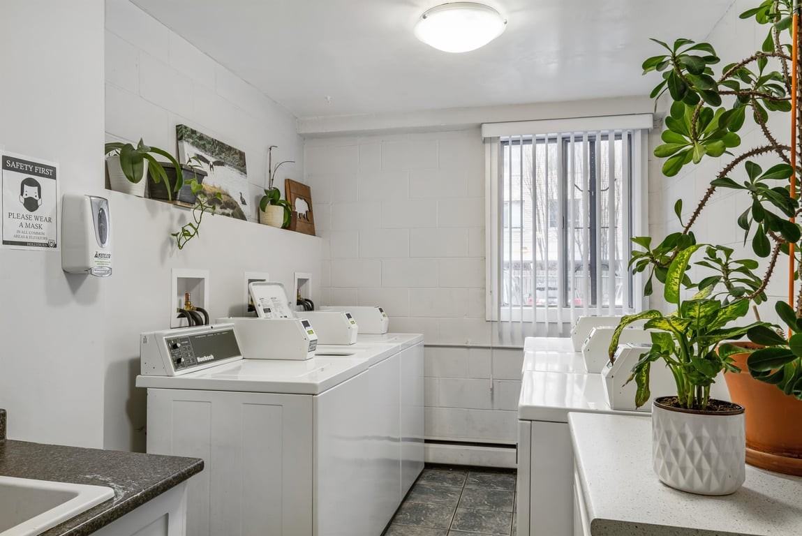 Haworth Estates Apartments 117 14 Ave Sw, Calgary, AB T2R 0L8 Zumper