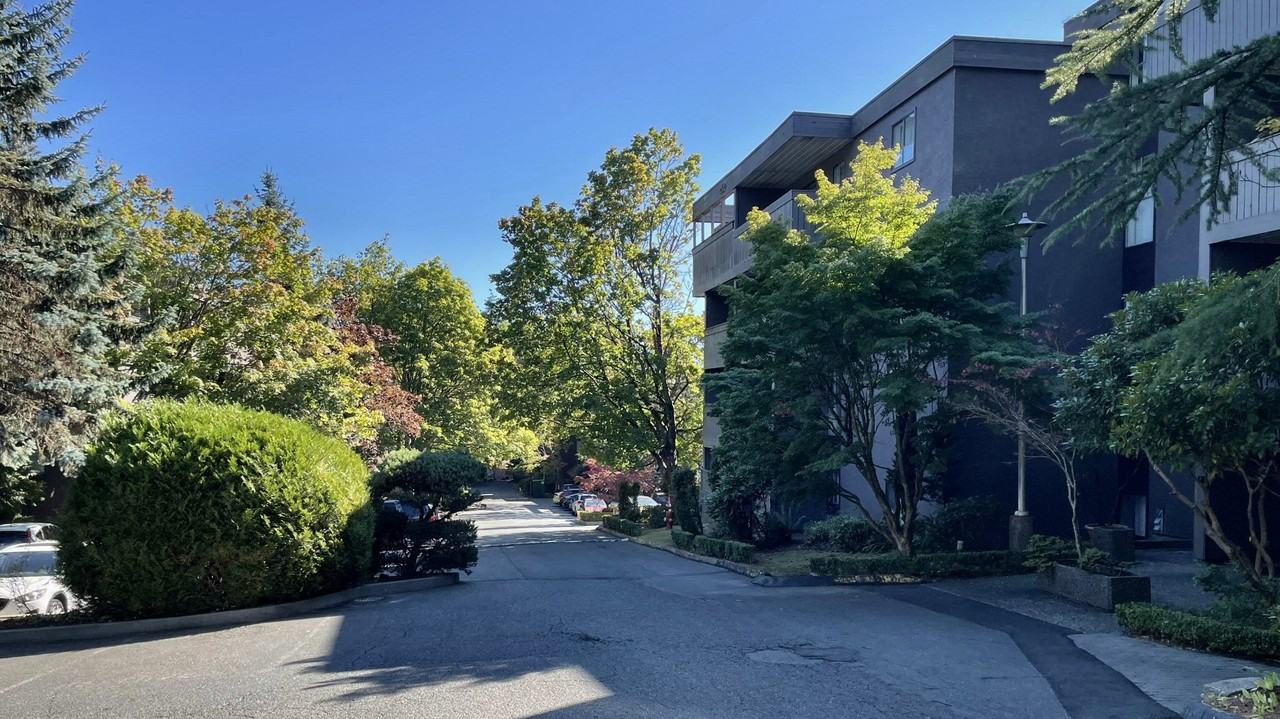 Pine Ridge Village Apartments 3250 Rock City Road, Nanaimo, BC V9T