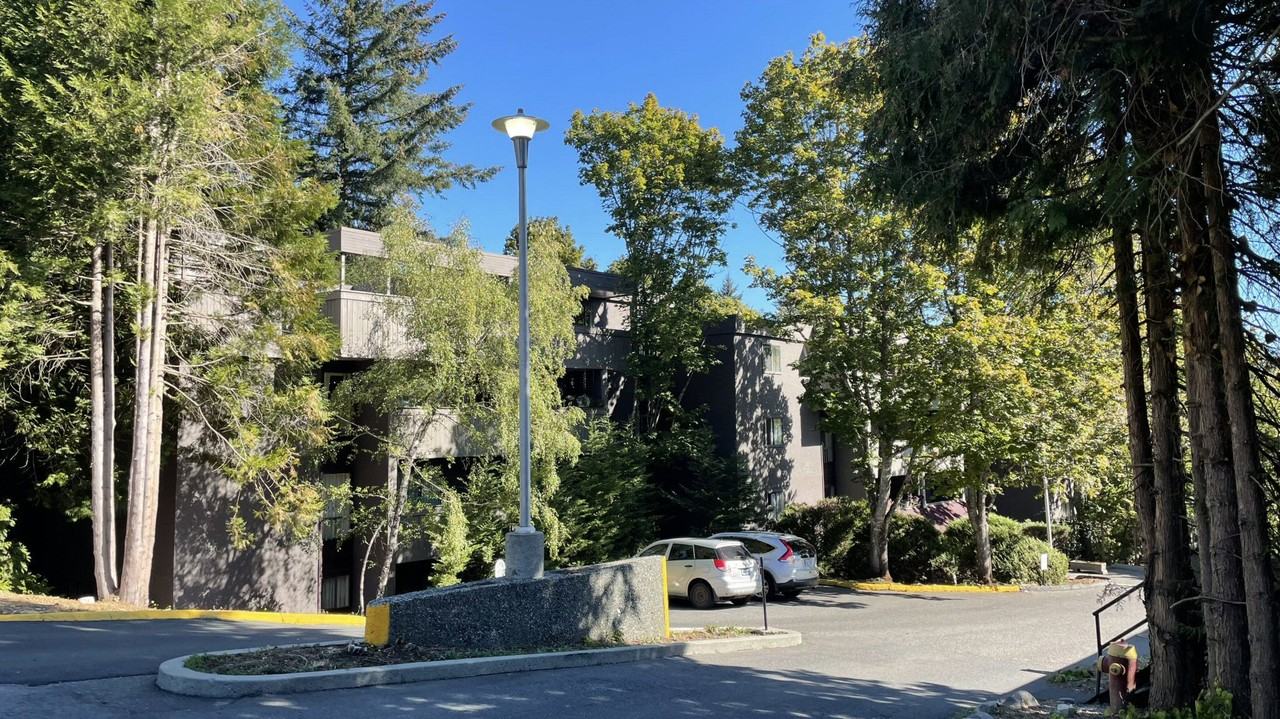 Pine Ridge Village Apartments 3250 Rock City Road, Nanaimo, BC V9T