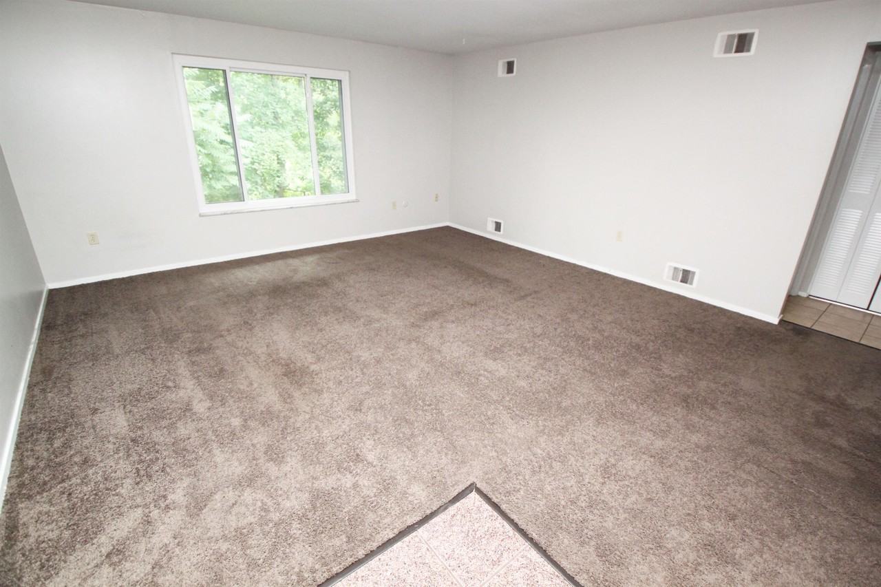 STEUBEN STREET APARTMENTS 003 270 W Steuben St, Crafton, PA 15205