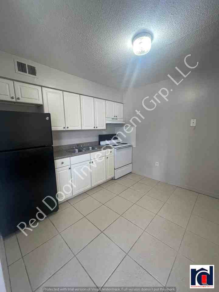 Robinswood Apartments, Robinswood 800 N Hastings St, Orlando, FL