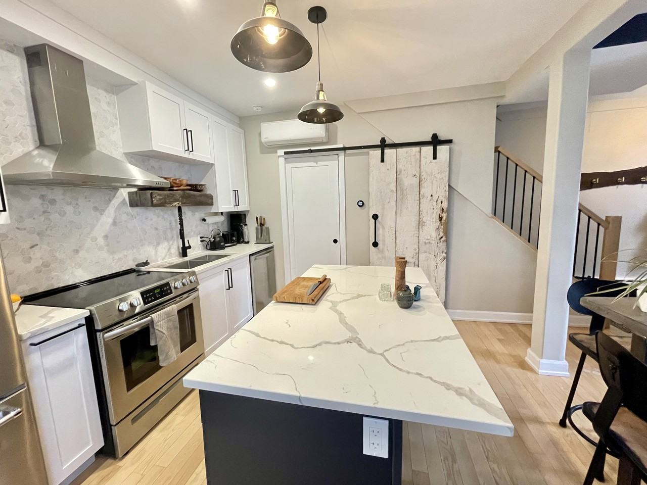 Hintonburg Three Bedroom Apartment Apartments 26 Melrose Avenue 1