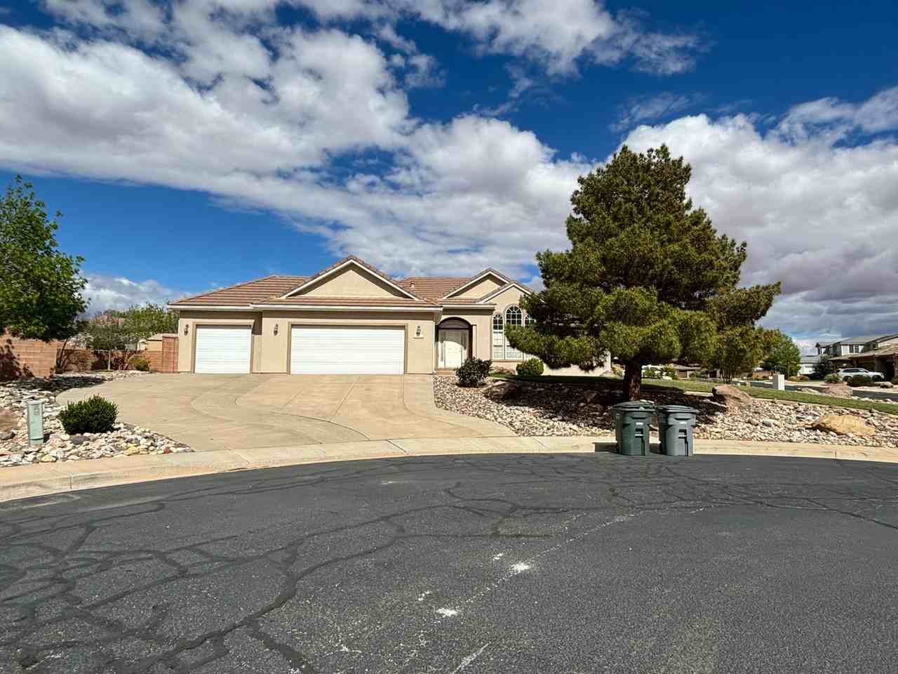 2593 S 2220 East Cir, St UT 84790 3 Bedroom House for 1,800