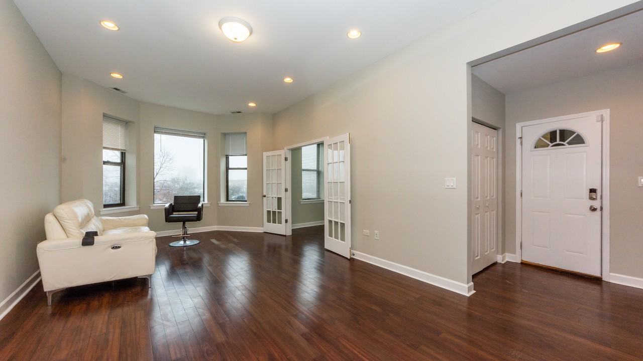 Apartments for Rent In Douglas, Chicago, IL Find 73 Condos & Other Available Rentals