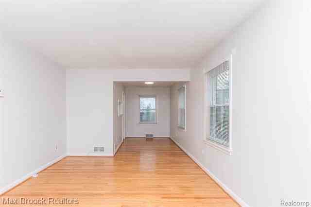 1609 W Farnum Ave, Royal Oak, MI 48067 2 Bedroom Apartment for 1,600