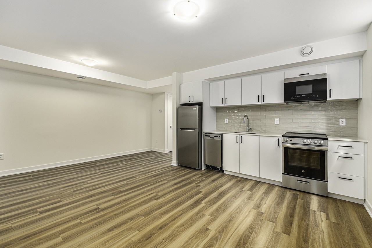 632636 Hochelaga Street Apartments in Carson Meadows, Ottawa, ON K1K