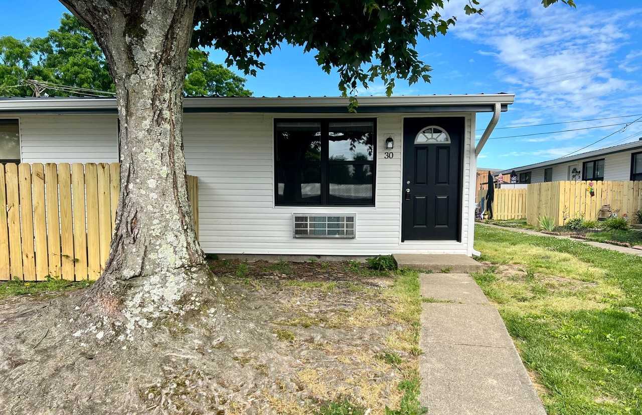 Farmington Pines Apartments 40 Hampshire Dr, Williamstown, KY 41097