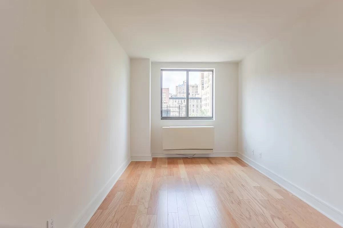 W 96th St 515, New York, NY 10025 3 Bedroom Apartment for 7,050/month
