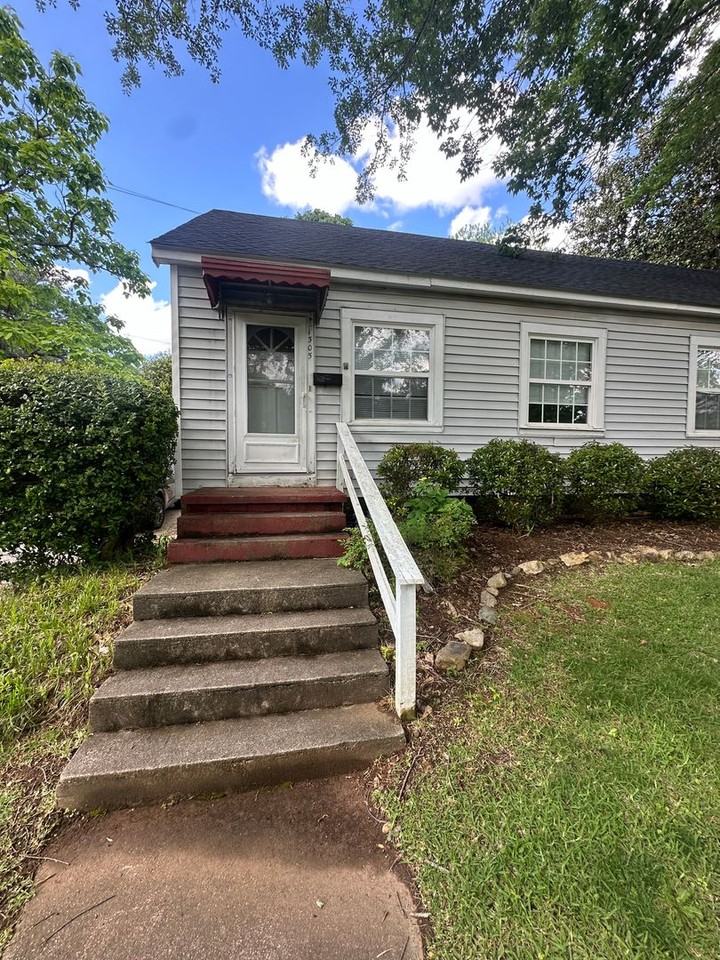 1305 E 10th St, Anniston, AL 36207 1 bedroom House Rental Zumper