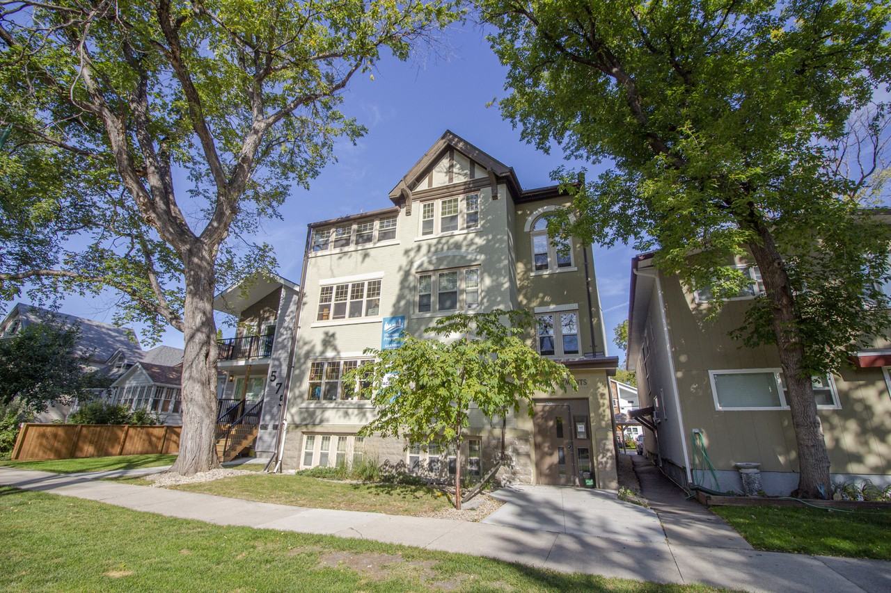 573 Warsaw Avenue Apartments 573 Warsaw Ave, Winnipeg, MB R3L 0R5