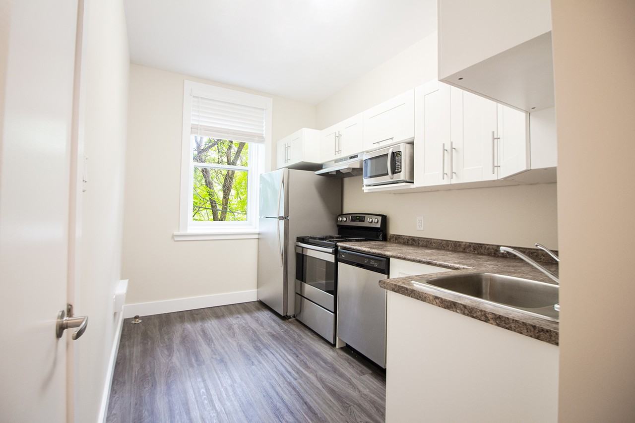 377 Brandon Avenue Apartments 377 Brandon Ave, Winnipeg, MB R3L 0T5