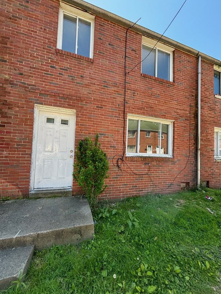 3102 Miles Ave, Jefferson Hills, PA 15025 2 Bedroom Apartment for