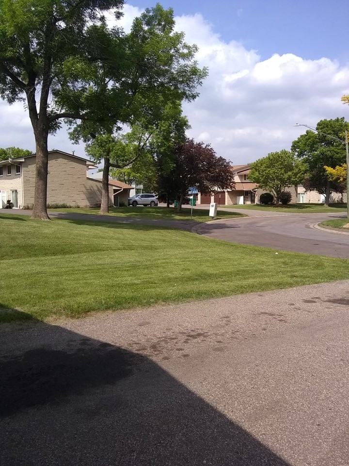 Hillsboro Townhomes Apartments 3501 Hillsboro Ave N, New Hope, MN