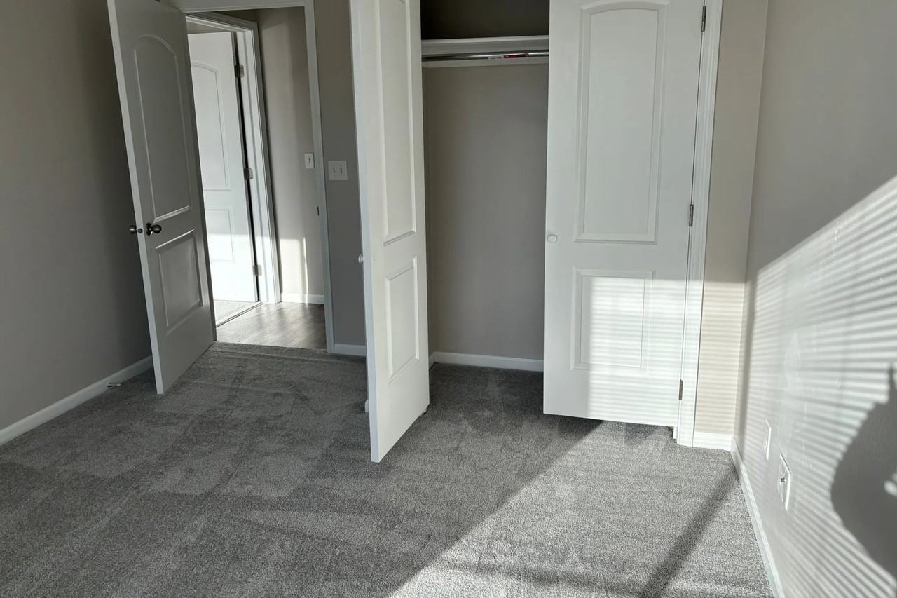 1951 N James Street 105 105, Grimes, IA 50111 2 Bedroom Apartment for