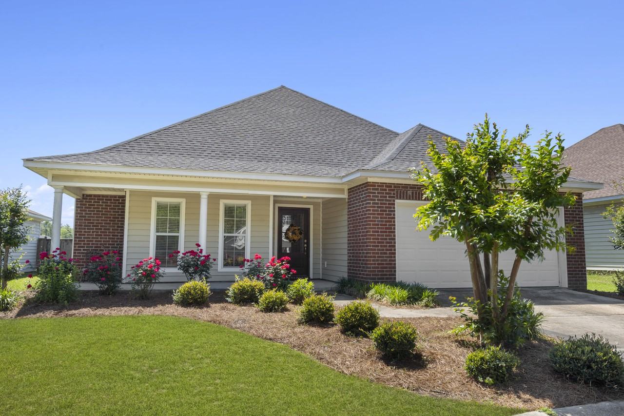 22 Montrose Ct, Hattiesburg, MS 39402 3 Bedroom House for 2,100/month