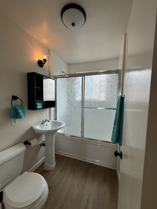 4588 Point Loma Ave, San Diego, CA 92107 2 Bedroom Apartment for 3,500