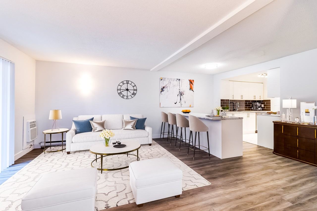 Lakeside Place Apartments 2699 Battleford Rd, Mississauga, ON L5N 3R9