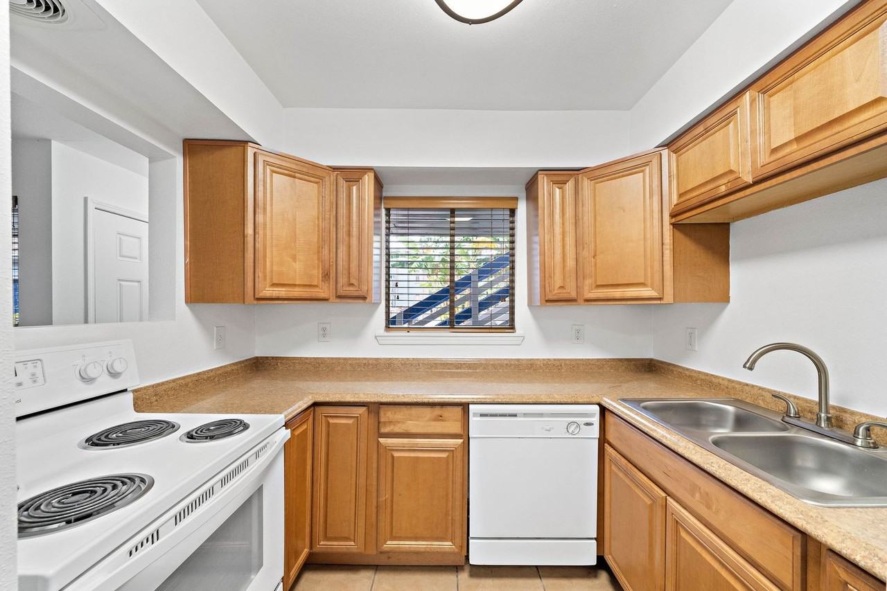 Ebbtide Apartments 100 Market St, Galveston, TX 77550 Zumper