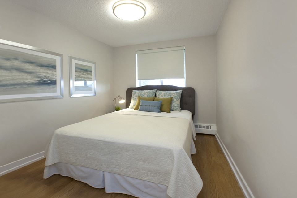 Dorchester Apartments 5911 Dorchester Rd, Niagara Falls, ON L2G 7M7