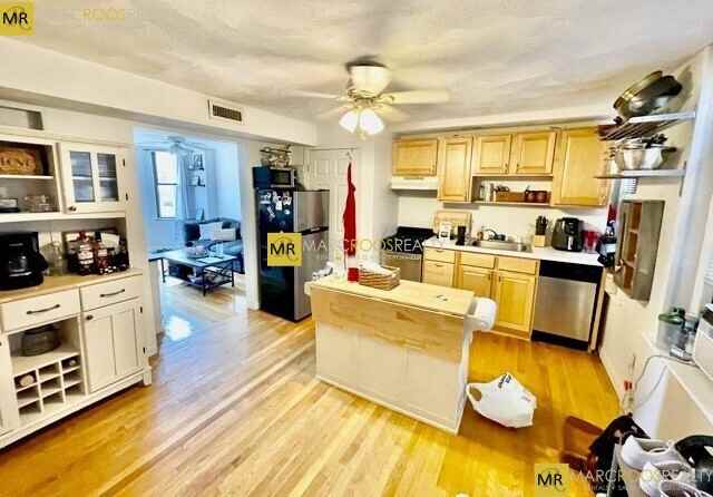 Stillman St 3F, Boston, MA 02113 1 Bedroom Apartment for 2,600/month