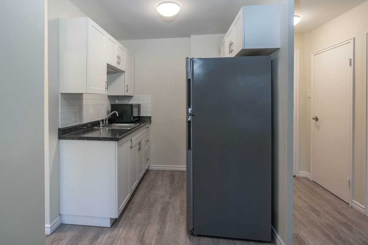 Embassy Towers Apartments 230 Forsyth St N, Sarnia, ON N7T 6E2 Zumper