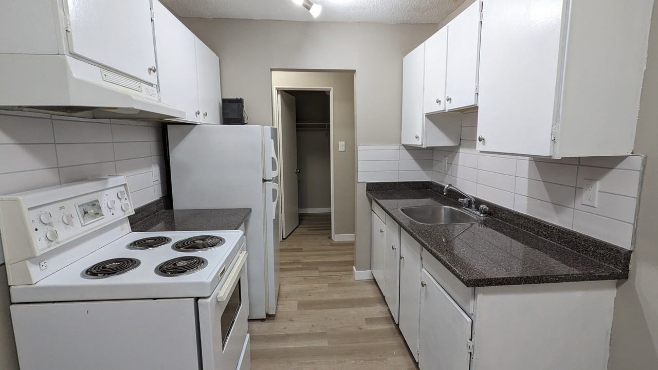 Greenwood Gardens Apartments 14831 104 Ave, Surrey, BC V3R 1M5 Zumper