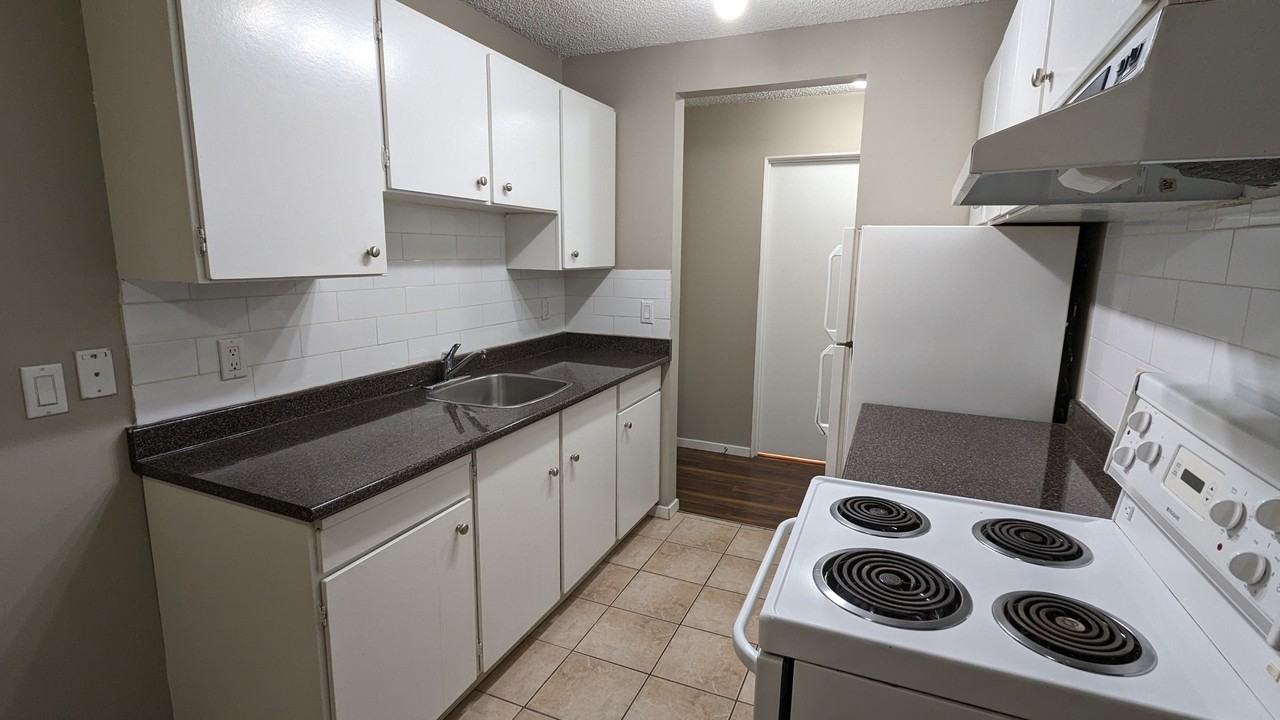 Villa Monaco Apartments 33263 Bourquin Cres E, Abbotsford, BC V2S 1Y3