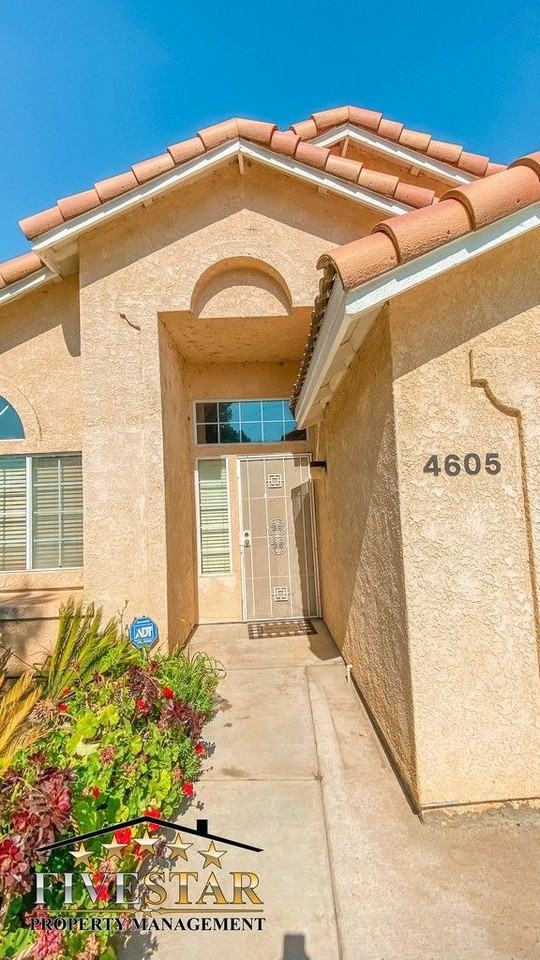 4605 Mount Everest Way, Bakersfield, CA 93304 3 Bedroom House for