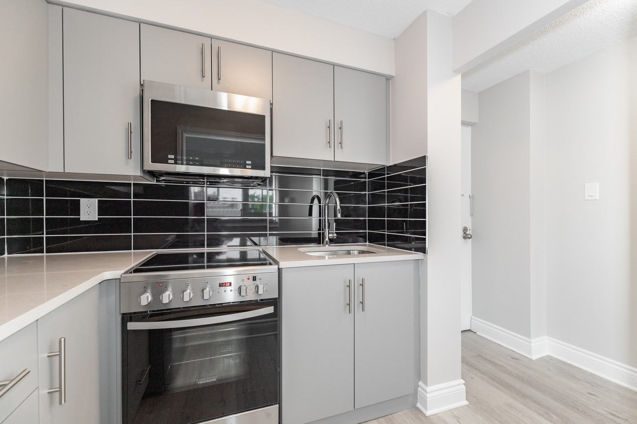 215 Clarence Street Apartments 215 Clarence St, Ottawa, ON K1N 5P9