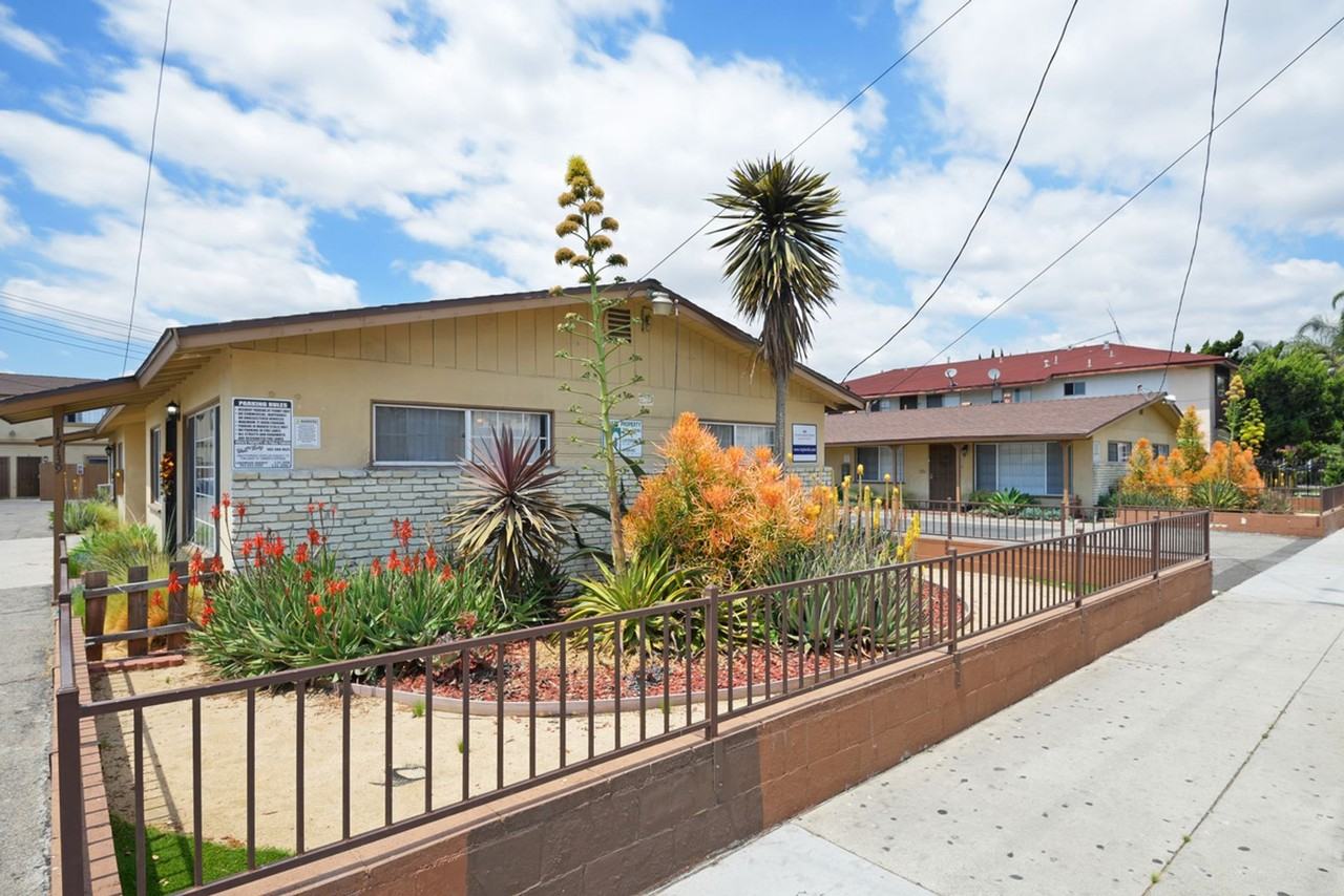 Pet Friendly Apartments for Rent in Paramount, CA 25 Rentals Zumper