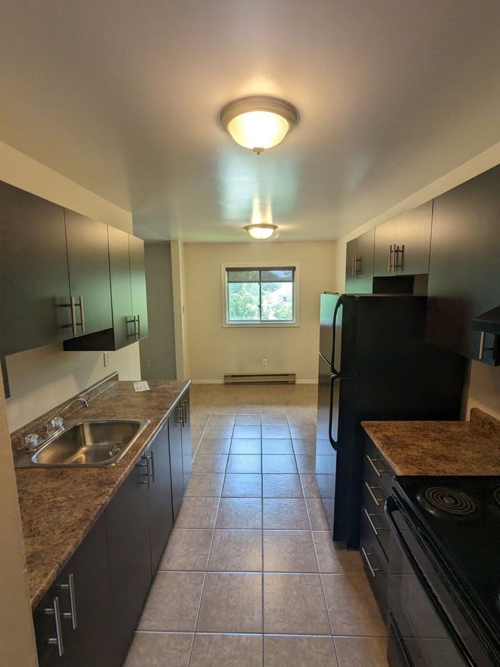 832 Armour Rd. 7 Apartments 832 Armour Rd, Peterborough, ON K9H 2A2