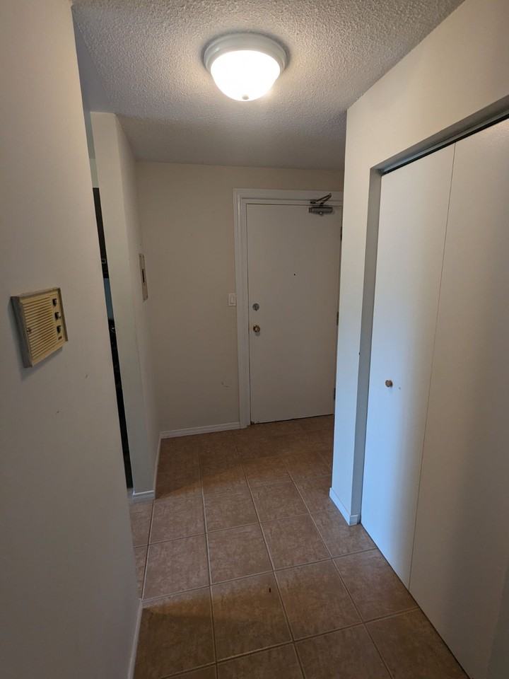 832 Armour Rd. 7 Apartments 832 Armour Rd, Peterborough, ON K9H 2A2