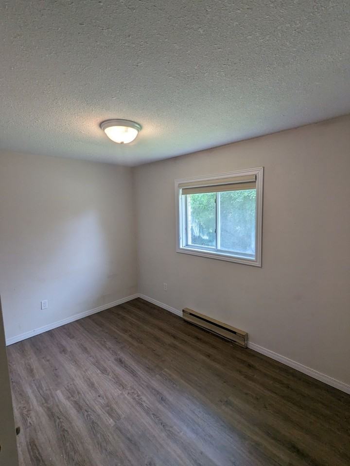 832 Armour Rd. 7 Apartments 832 Armour Rd, Peterborough, ON K9H 2A2