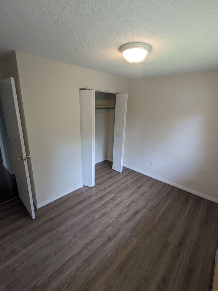 832 Armour Rd. 7 Apartments 832 Armour Rd, Peterborough, ON K9H 2A2