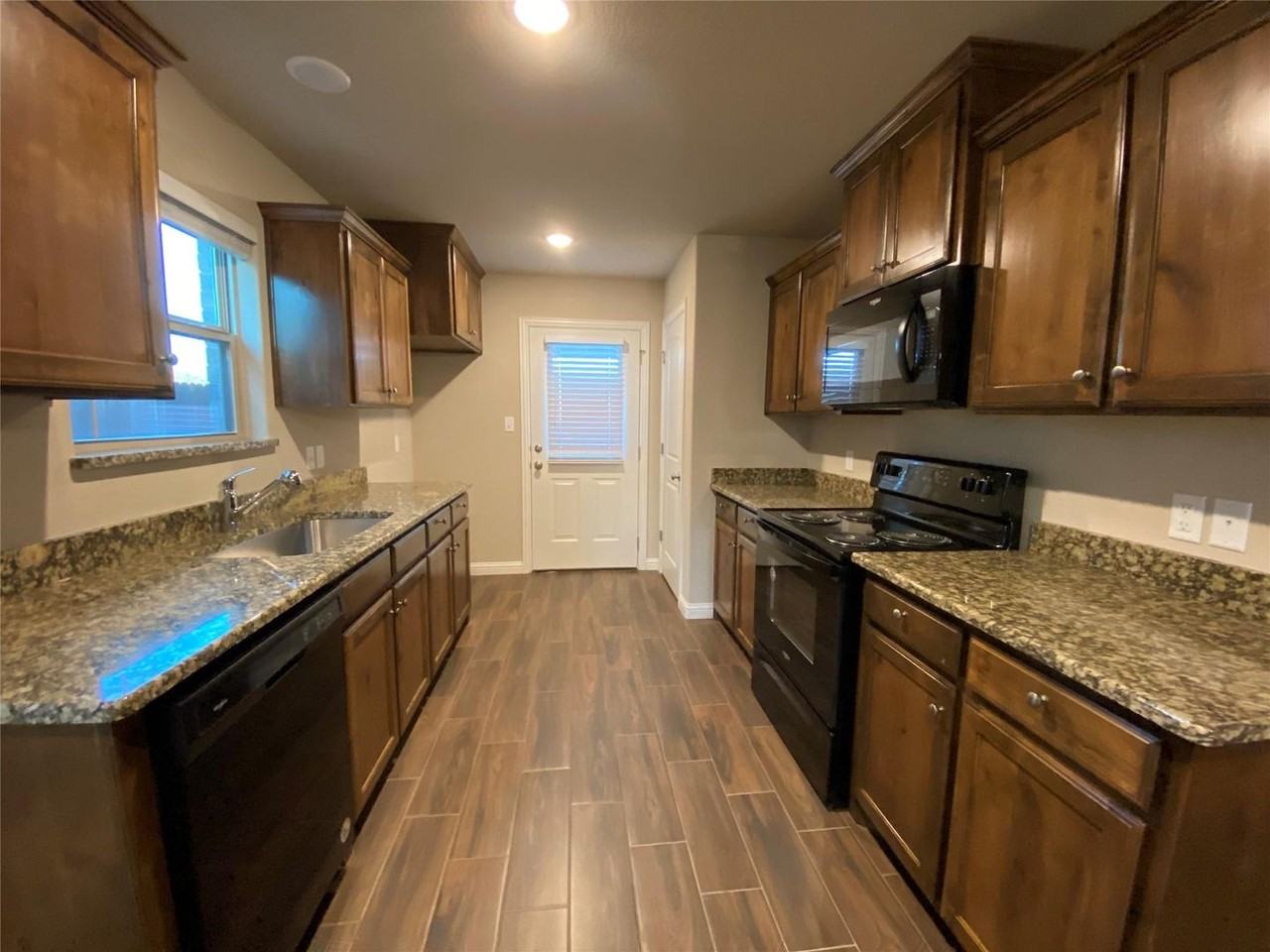 800 Rolling Terrace Cir Apartments in Granbury, TX 76049 Zumper