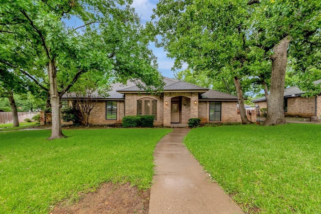 16 Greenleaf Dr, Trophy Club, TX 76262 4 Bedroom House for 3,000/month