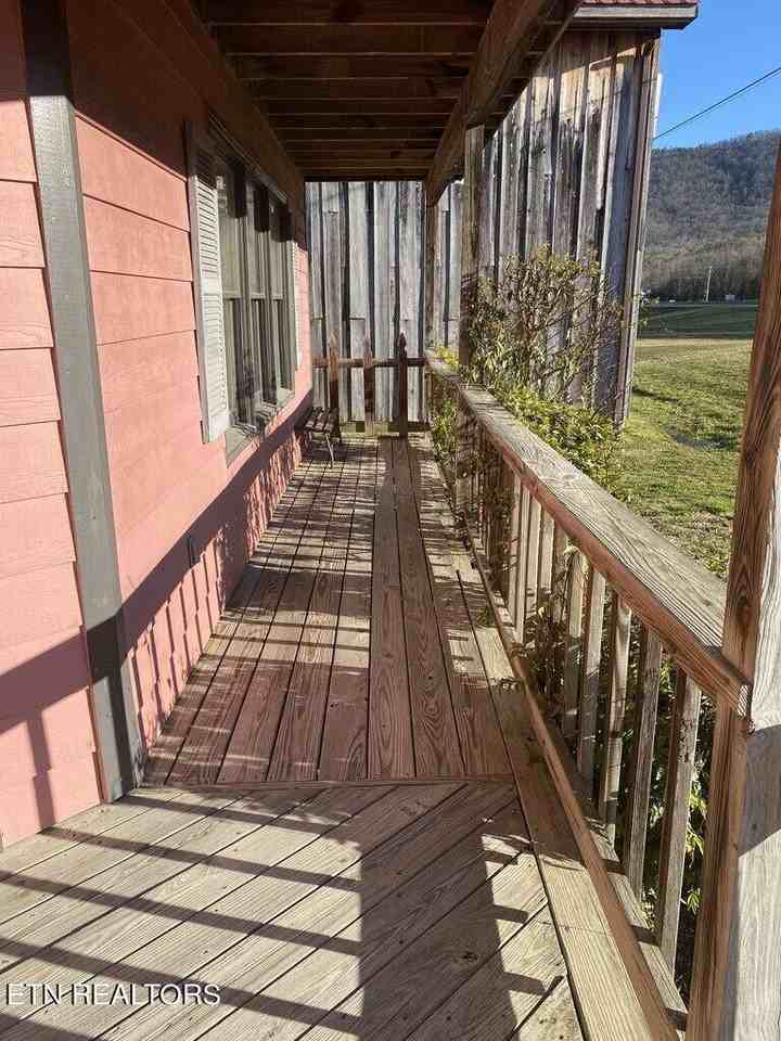 4533 E Lamar Alexander Pkwy, Walland, TN 37886 1 Bedroom House for 750