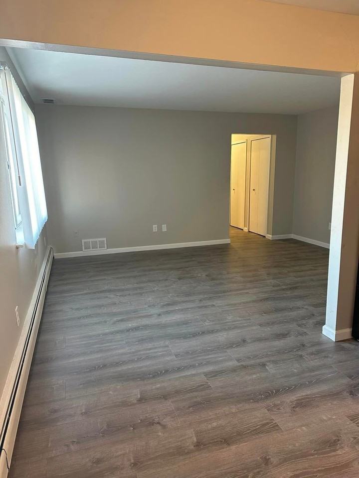 Warren Manor Apartments 21516 Dequindre Rd, Warren, MI 48091 Zumper