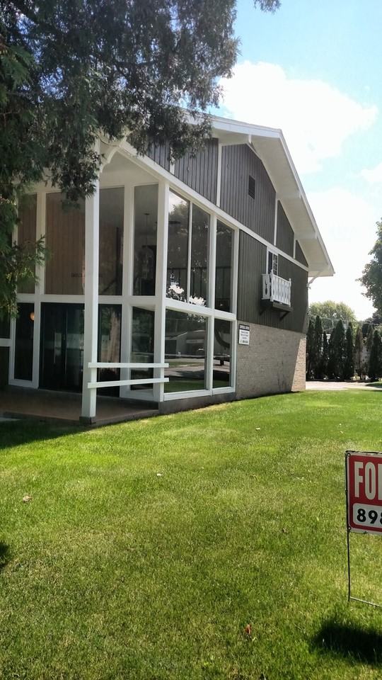 August Management presents the Imperial House Apartments 2129 Randolph Ave, New Holstein, WI