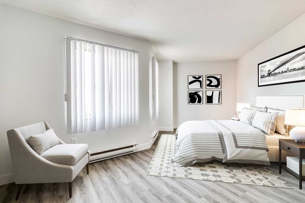 Lakeside Place Apartments 2699 Battleford Rd, Mississauga, ON L5N 3R9