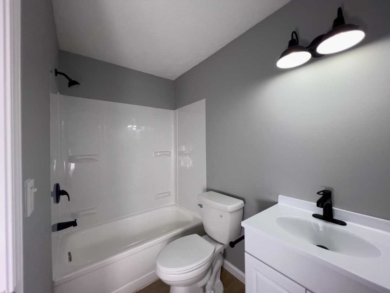 4337 Clarkwood Parkway Apartments 4337 Clarkwood Pkwy, Warrensville