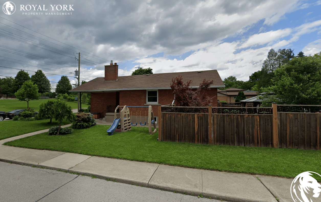 2139 Iona Avenue, Hamilton, Ontario L8S 2L8 Apartments 139 Iona Ave