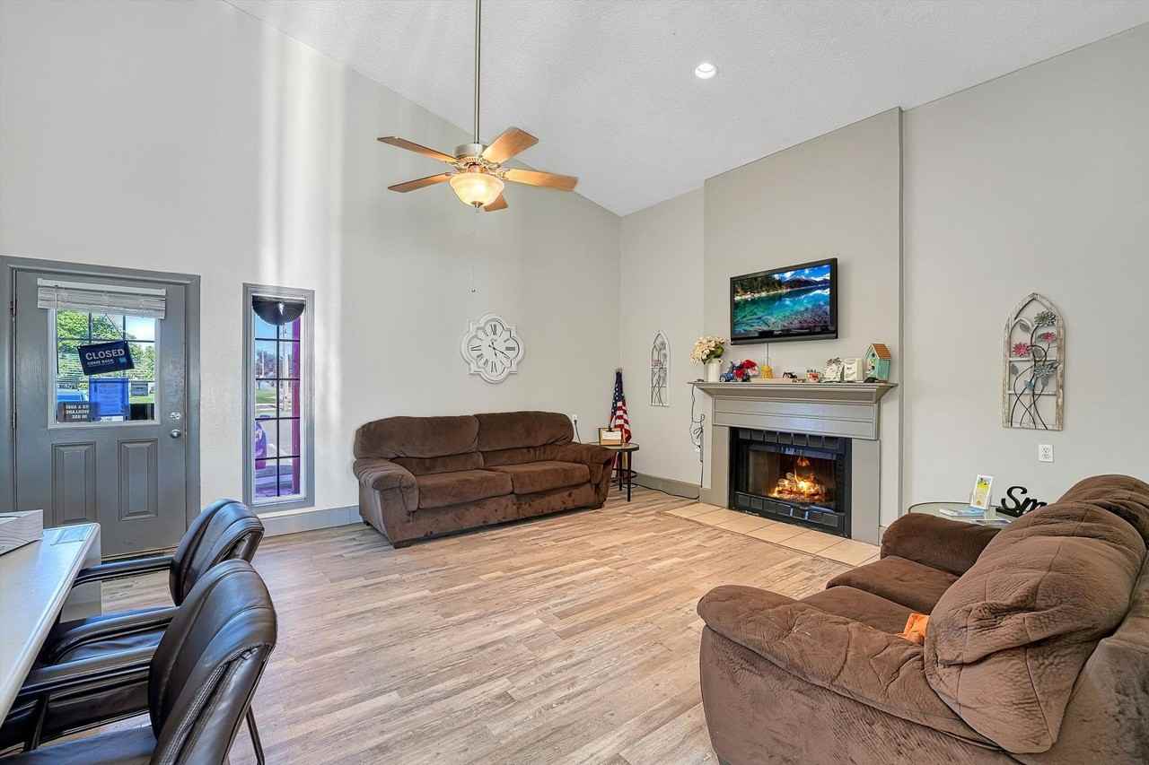 Discover Unmatched Comfort and Convenience at Apple Creek Apartments in