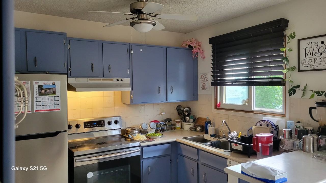 846 London St, Winnipeg, MB R2K 3N9, CAN 4 bedroom House Rental Zumper