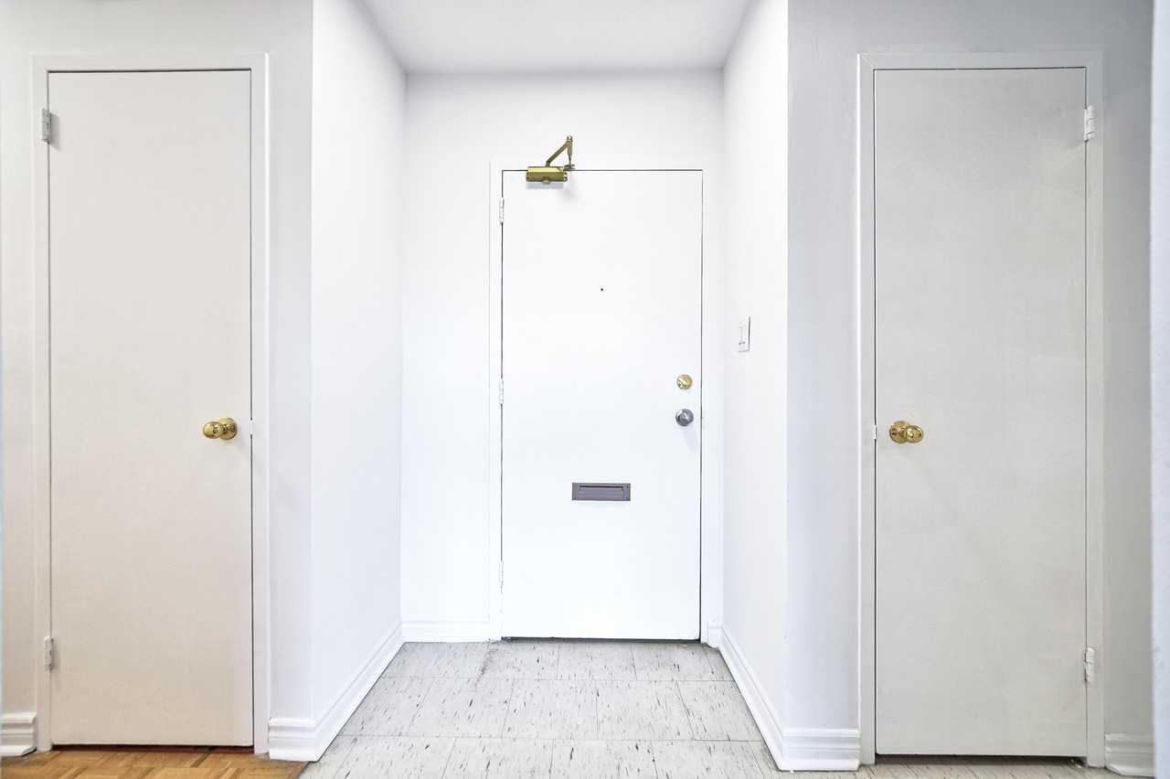 Oakview Heights Apartments 2000 Sheppard Ave W, Toronto, ON M3N 1A2