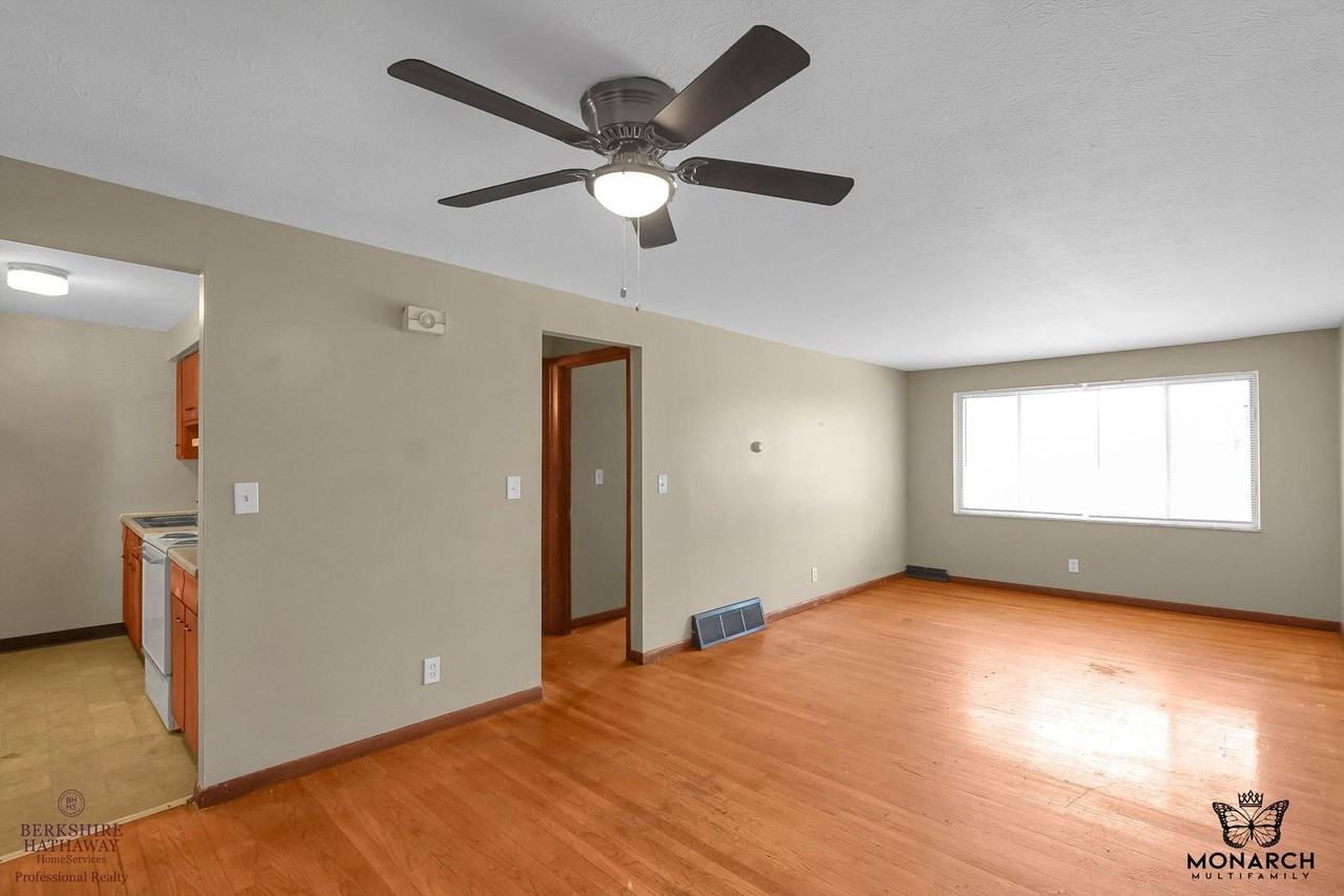 2 Bedroom One level Apartments 1699 Lonsdale Rd, Columbus, OH 43232