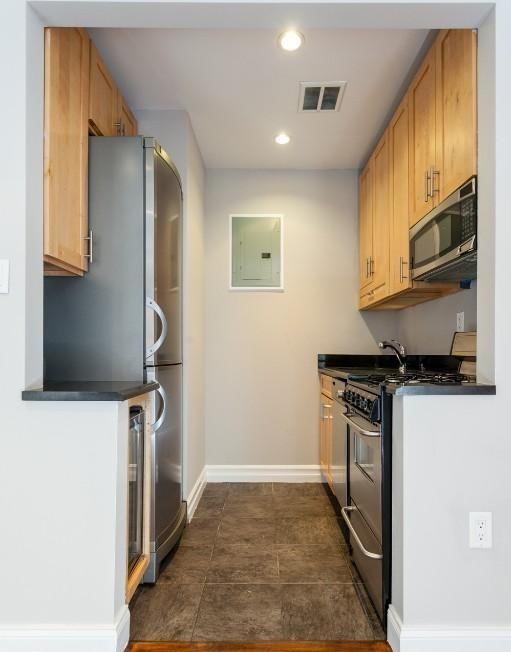 Essex St 3, New York, NY 10002 2 Bedroom Apartment for 5,495/month